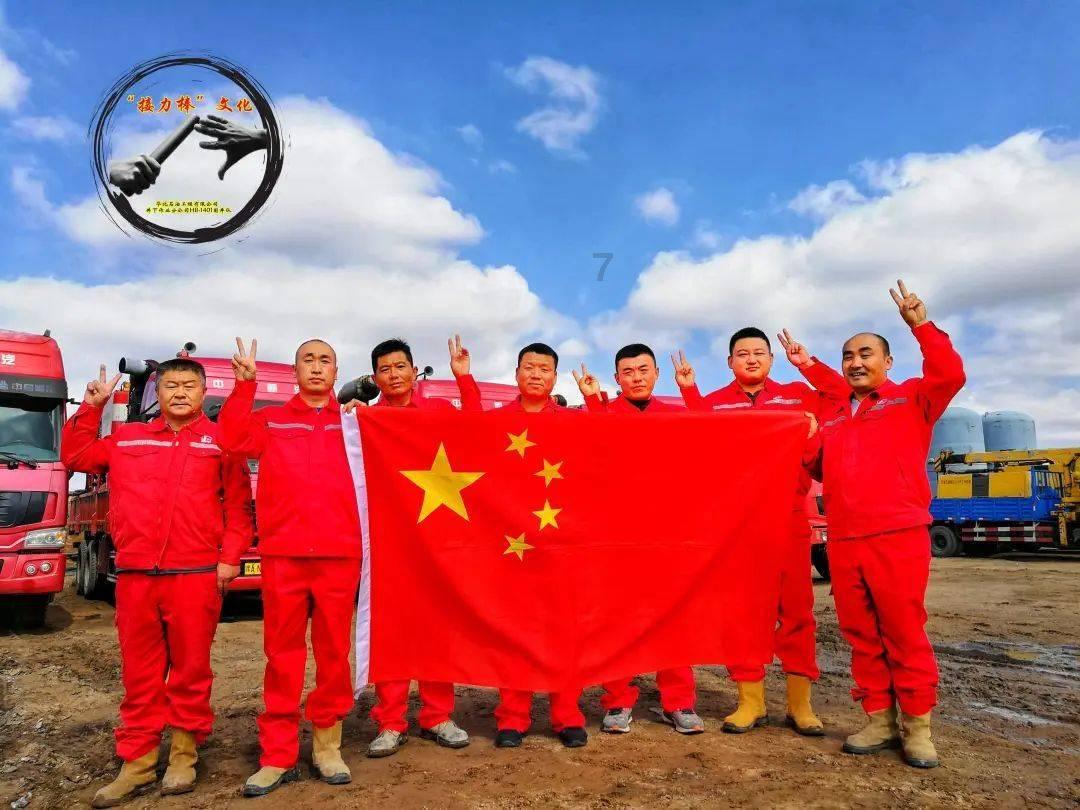 宣告离开兰姐后的肖肖在19日晚间终于为大家揭开了新东家的面纱