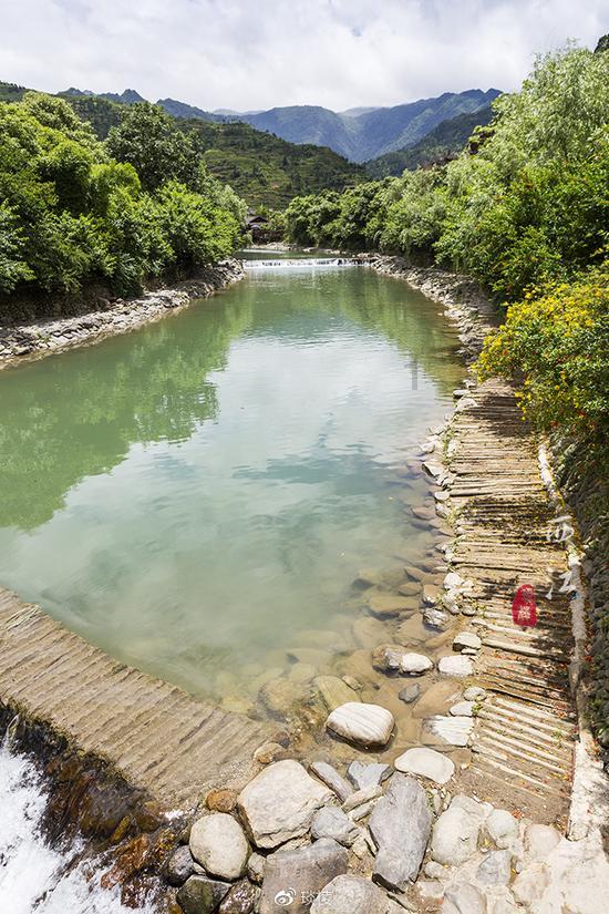 给导师帮忙后导师给我转账，我到底要不要收 ?游戏画面